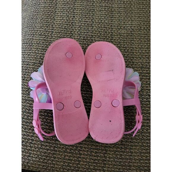 BEBE Girls pink sandals with multicolor flower on top of foot - Picture 5 of 6